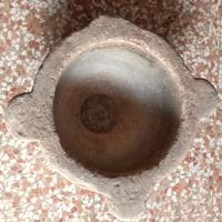 Antico mortaio in pietra per arredo