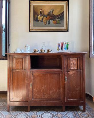 Madia vintage anni 20 con decori in bassorilievo