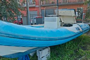 swell gommone entrobordo 230cv 12 persone 