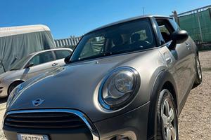 Mini ONE 75 CV