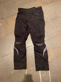 Pantaloni da moto nuovi taglia m, balaclava nuova