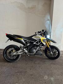Aprilia dorsoduro 750