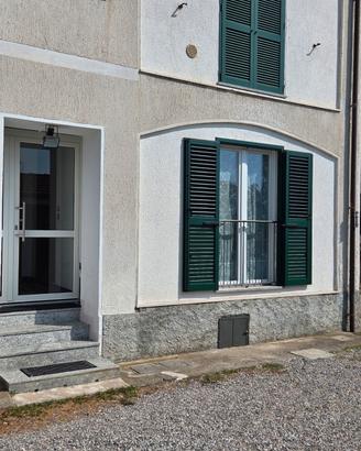 Bilocale a 100 mt dalla dogana  di Clivio 