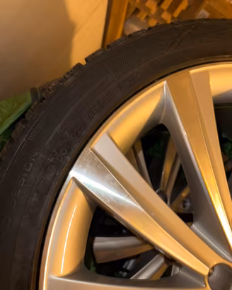 Nuove Gomme invernali + cerchi Skoda 225/45 R 18