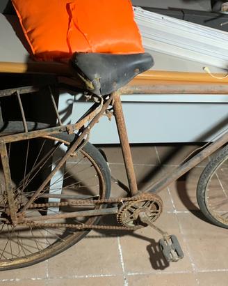 Bici d’epoca Bianchi con freni a bacchette