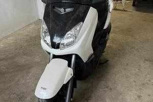Yamaha X Max 250