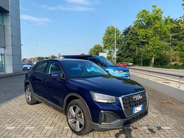 AUDI Q2 35 TFSI S tronic Business
