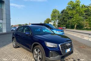 AUDI Q2 35 TFSI S tronic Business