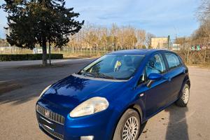 FIAT Grande Punto blu metallizzata