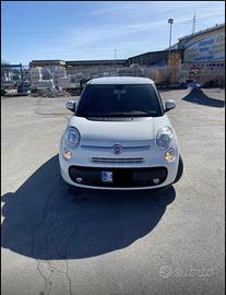 Fiat 500 L pop star
