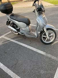 Scarabeo 125 light