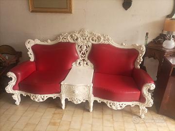 Divano barocco in pelle 