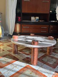 Tavolino con orologio a numeri romani