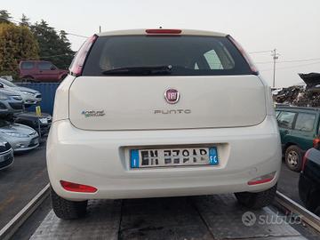 Fiat Punto Evo 1.4 metano incidentata