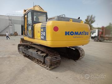 Komatsu Pc210