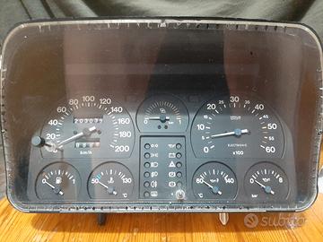 quadro strumentazione di una fiat uno turbo diesel