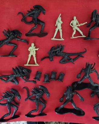 Aliens Swarm Pack Army Men Lot Figurines 3