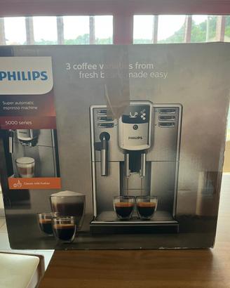Macchina da caffè automatica Philips con scatola