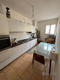 Cucina completa di forno e piano cottura