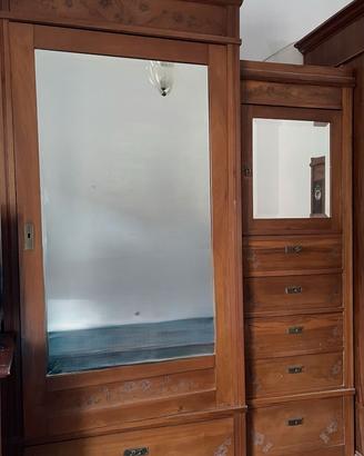 Armadio guardaroba stile Liberty / Antiquariato