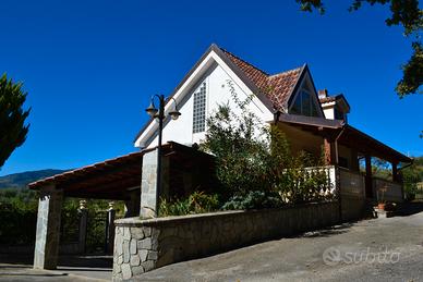 Casa in campagna con terreno