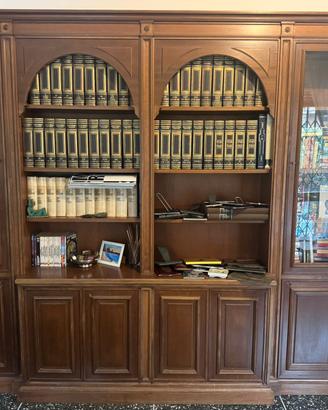 libreria in legno massello 