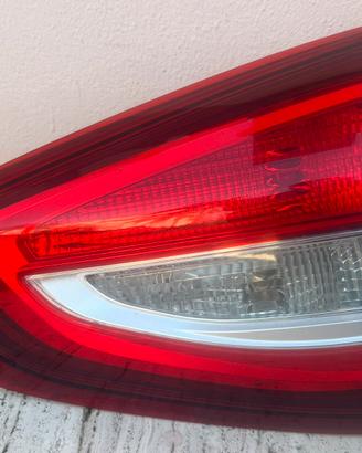 Fanale posteriore interno Dx .Ford Cmax 2017