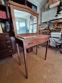 Consolle stile liberty 