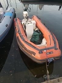 gommone con motore più carrello