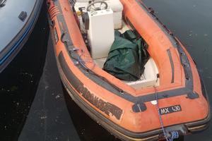 gommone con motore più carrello