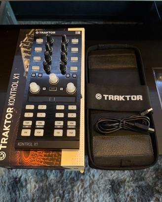 Native Instruments Traktor X1 mk2 + Bag