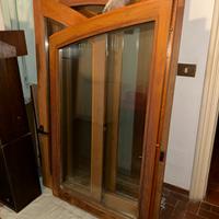 Finestre in legno ad arco