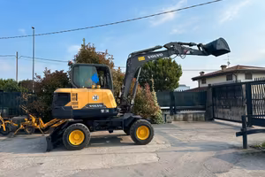 E229 Escavatore gommato Volvo 50 q