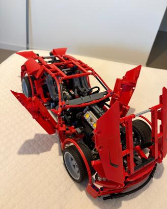Macchina lego con automazione