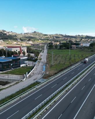 LOCALE A DESTIN. C1 200 Mq Racalmuto sulla ss 640