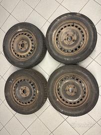 4 Ruote Invernali Ford 16” – Barum Polaris 5 215/6