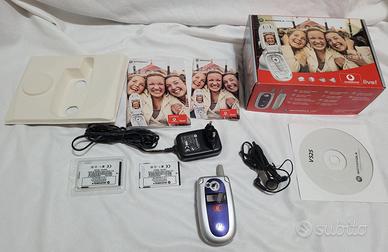 Telefono cellulare Motorola V525 marchiato Vodafon