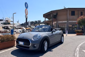 Mini Cooper Cabrio 1.5 benzina 136 cv. permute
