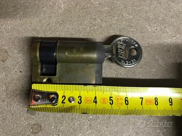Cilindro mono serratura ISEO da 4,5 cm