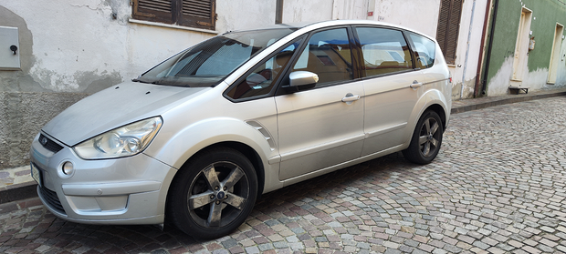 Ford s- max