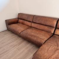 Divano con penisola in pelle invecchiata