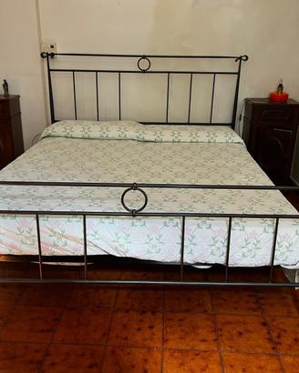 Letto matrimoniale in ferro battuto