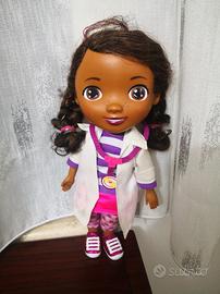 bambola Dottoressa Peluche interattiva