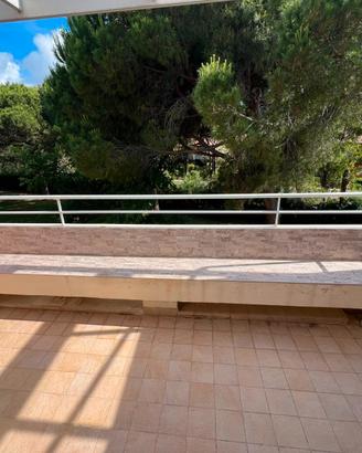 Bilocale con terrazza-piscina-aria condizionata