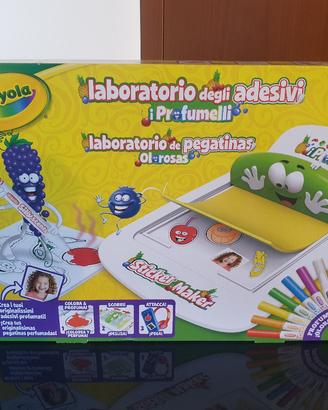 Laboratorio adesivi Crayola 