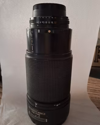 obiettivo nikon AF 80-200