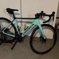 Bicicletta Orbea Gain M30 pedalata assistita