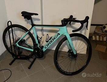 Bicicletta Orbea Gain M30 pedalata assistita