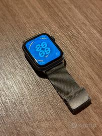 Apple Watch 4 + Cinturino Milanese
