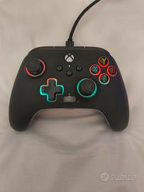 Controller cablato PowerA con led rgb per Xbox
